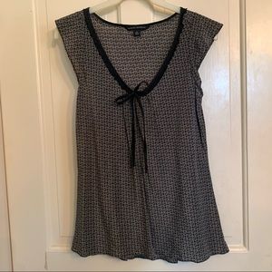 Banana Republic v-neck flowy blouse with bow